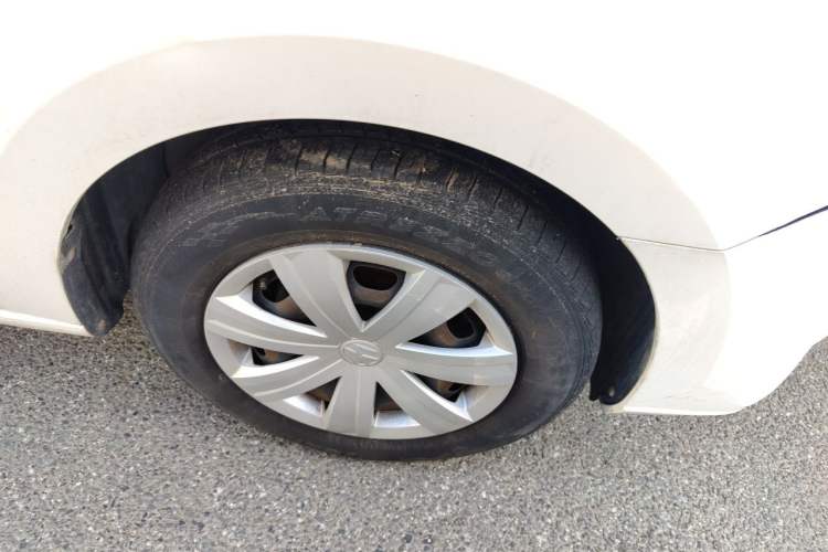 Used Volkswagen Jetta 2017 1.4L Manual Fashion Edition Right Front Wheel Hub