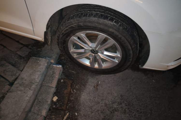 Used Volkswagen Jetta 2017 1.5L Manual Fashion Edition Right Front Wheel Hub