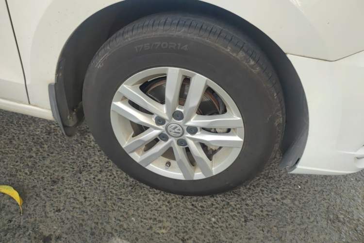 Used Volkswagen Jetta 2017 1.5L Automatic Fashion Model Right Front Wheel Hub