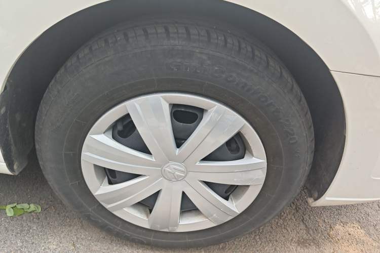 Used Volkswagen Jetta 2017 1.5L Manual Fashion Edition Right Front Wheel Hub