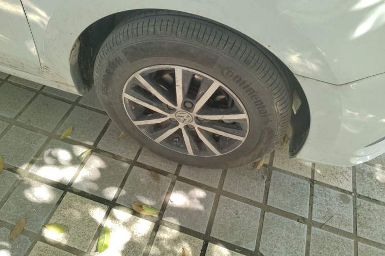 Used Volkswagen Jetta 2017 1.5L Manual Fashion Edition Right Front Wheel Hub