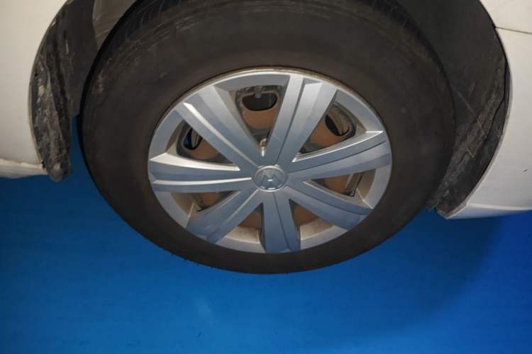 Used Volkswagen Jetta 2017 1.5L Automatic Fashion Model Right Front Wheel Hub
