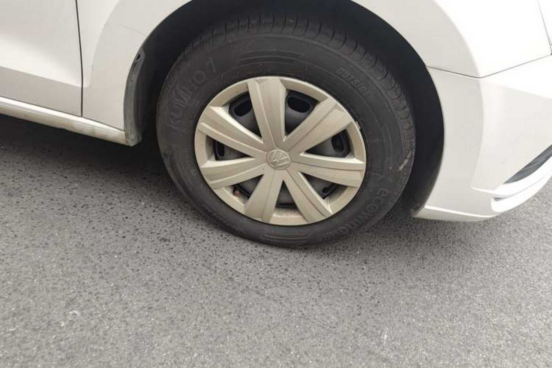 Used Volkswagen Jetta 2017 1.4L Manual Fashion Edition Right Front Wheel Hub