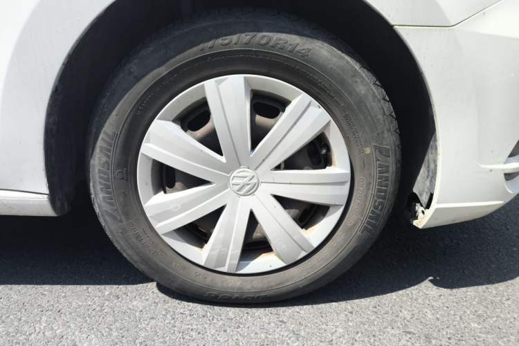 Used Volkswagen Jetta 2017 1.5L Automatic Fashion Model Right Front Wheel Hub