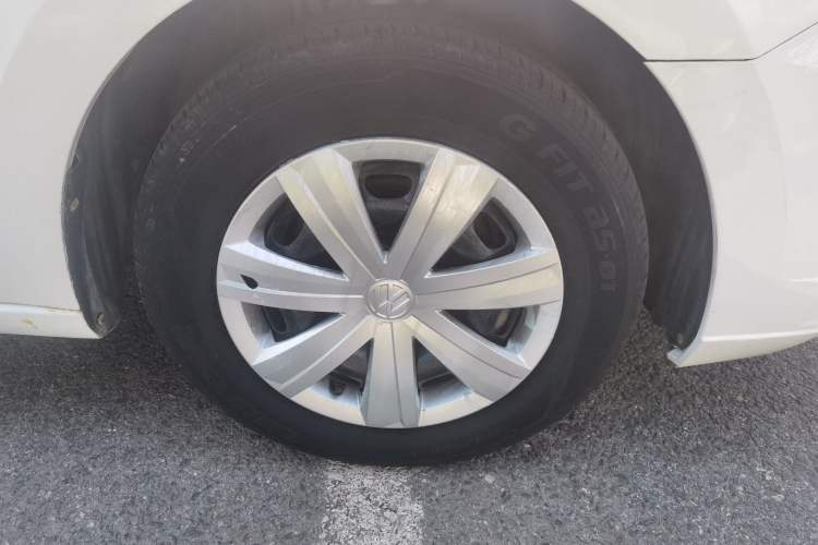 Used Volkswagen Jetta 2017 1.5L Manual Fashion Edition Right Front Wheel Hub
