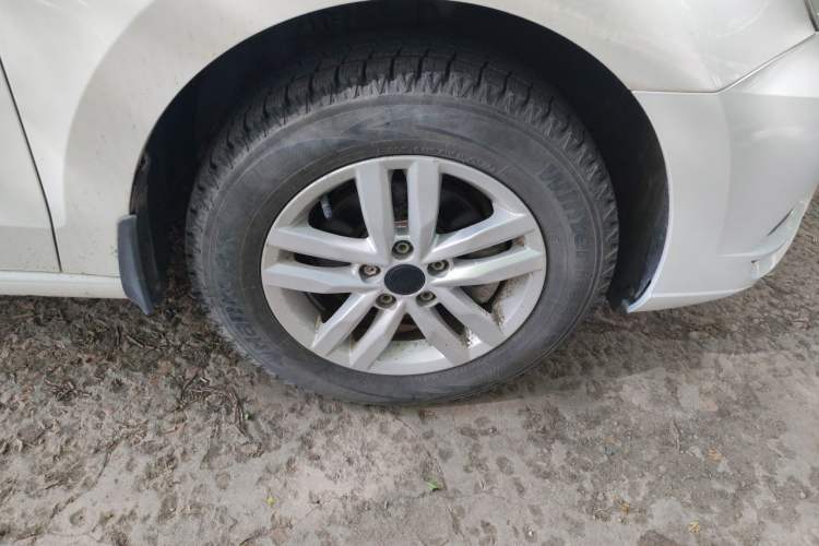 Used Volkswagen Jetta 2017 1.5L Automatic Fashion Model Right Front Wheel Hub