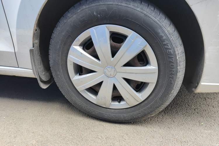 Used Volkswagen Jetta 2017 1.5L Automatic Fashion Model Right Front Wheel Hub