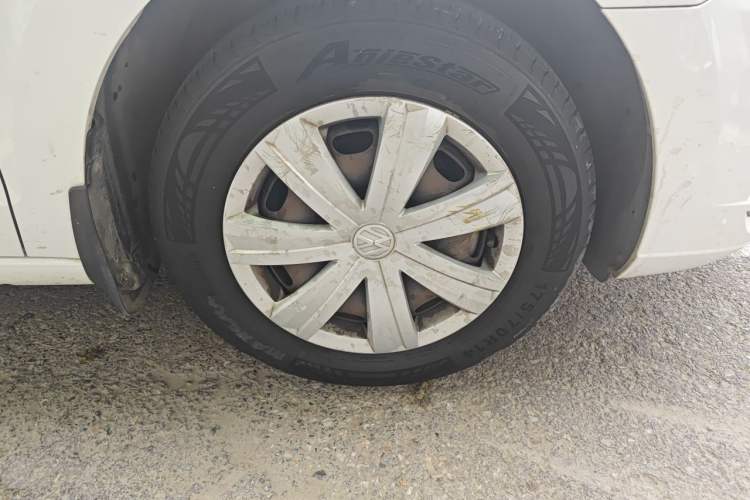 Used Volkswagen Jetta 2017 1.5L Automatic Fashion Model Right Front Wheel Hub