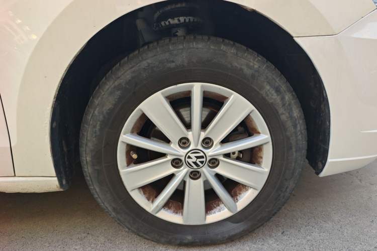 Used Volkswagen Jetta 2017 1.5L Automatic Fashion Model Right Front Wheel Hub