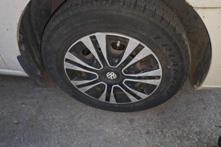 Used Volkswagen Jetta 2017 1.4L Manual Fashion Edition Right Front Wheel Hub