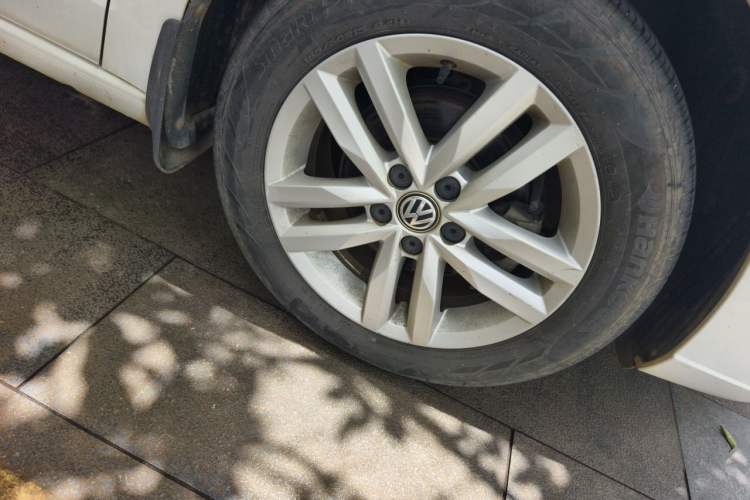 Used Volkswagen Jetta 2017 1.5L Automatic Fashion Model Right Front Wheel Hub