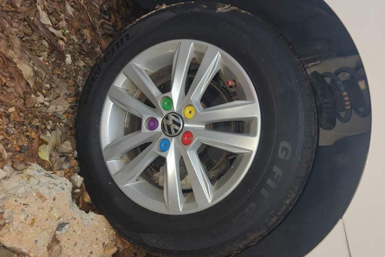 Used Volkswagen Jetta 2017 1.5L Automatic Fashion Model Right Front Wheel Hub