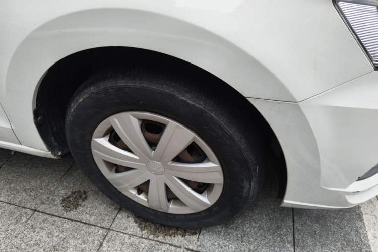 Used Volkswagen Jetta 2017 1.5L Automatic Fashion Model Right Front Wheel Hub