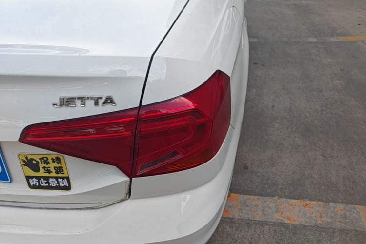 Used Volkswagen Jetta 2017 1.4L Manual Fashion Edition Right Rear Taillight