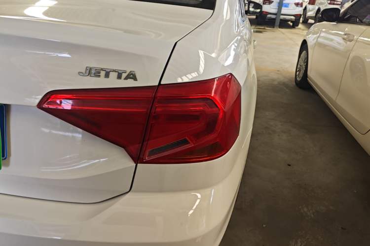 Used Volkswagen Jetta 2017 1.4L Manual Fashion Edition Right Rear Taillight