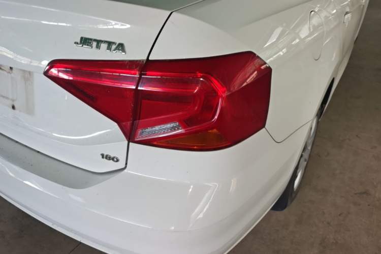 Used Volkswagen Jetta 2017 1.5L Manual Fashion Edition Right Rear Taillight