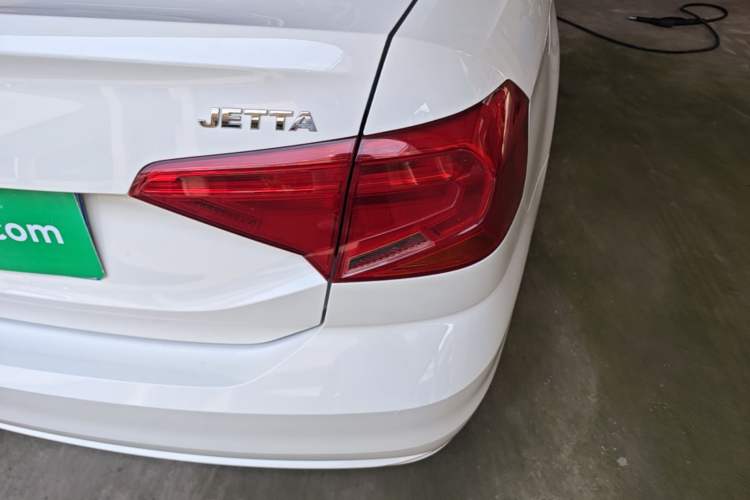Used Volkswagen Jetta 2017 1.4L Manual Fashion Edition Right Rear Taillight