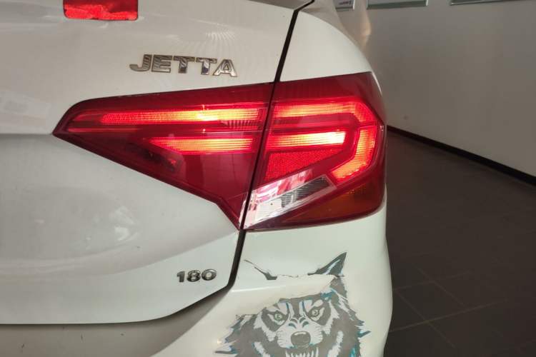 Used Volkswagen Jetta 2017 1.5L Manual Fashion Edition Right Rear Taillight