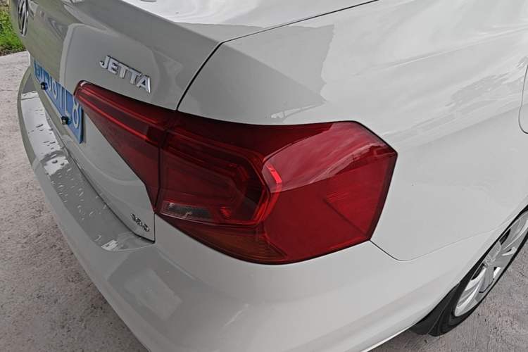 Used Volkswagen Jetta 2017 1.5L Automatic Fashion Model Right Rear Taillight