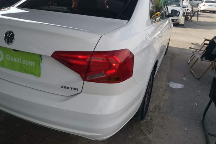 Used Volkswagen Jetta 2017 1.5L Manual Fashion Edition Right Rear Taillight