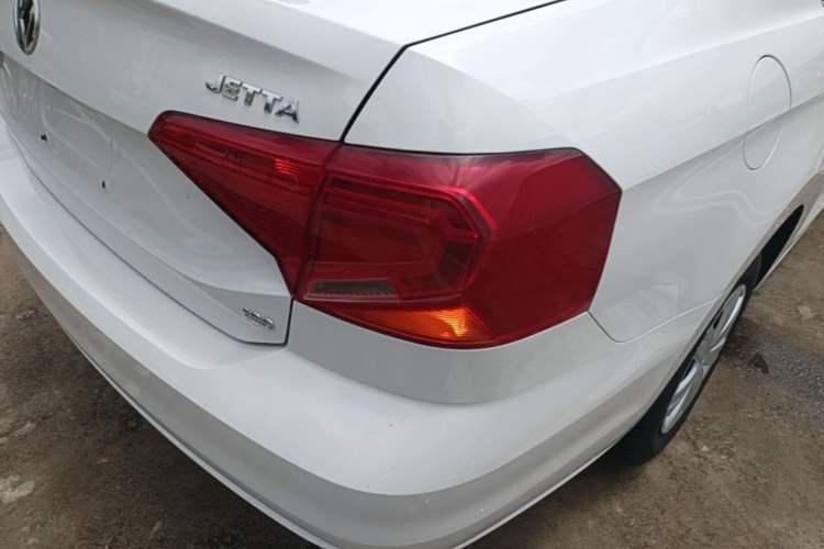 Used Volkswagen Jetta 2017 1.5L Manual Fashion Edition Right Rear Taillight