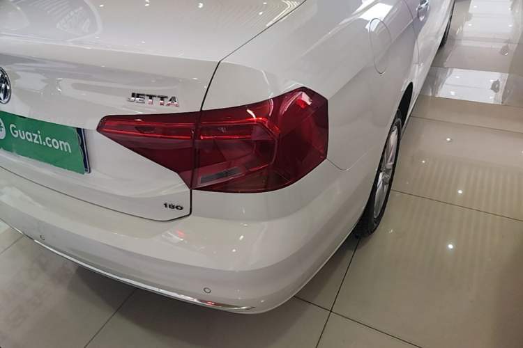 Used Volkswagen Jetta 2017 1.5L Automatic Comfort Model Right Rear Taillight