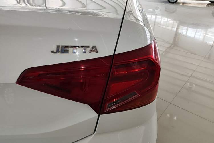 Used Volkswagen Jetta 2017 1.4L Manual Fashion Edition Right Rear Taillight