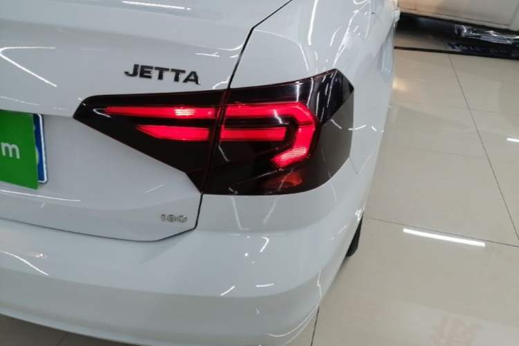 Used Volkswagen Jetta 2017 1.5L Automatic Fashion Model Right Rear Taillight