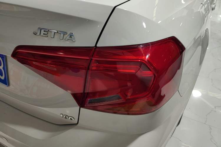 Used Volkswagen Jetta 2017 1.5L Automatic Fashion Model Right Rear Taillight