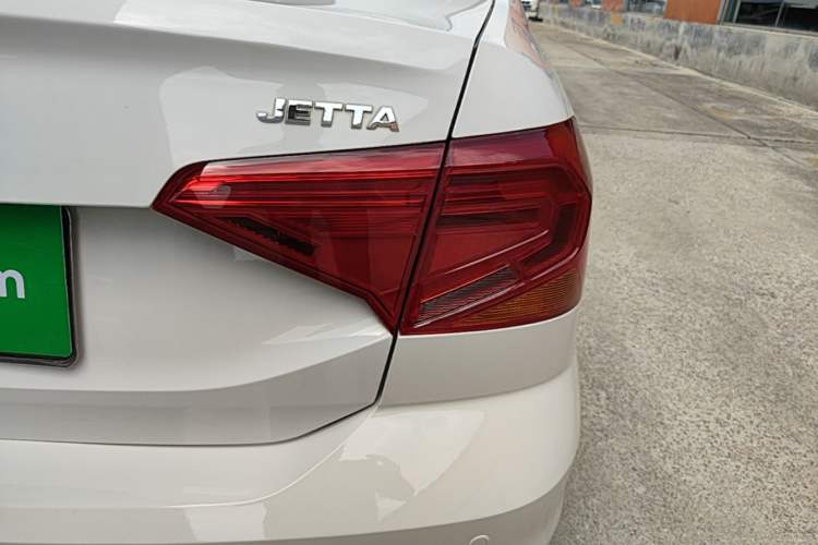 Used Volkswagen Jetta 2017 1.4L Manual Fashion Edition Right Rear Taillight