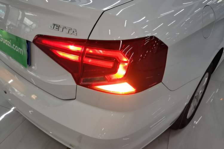 Used Volkswagen Jetta 2017 1.4L Manual Fashion Edition Right Rear Taillight