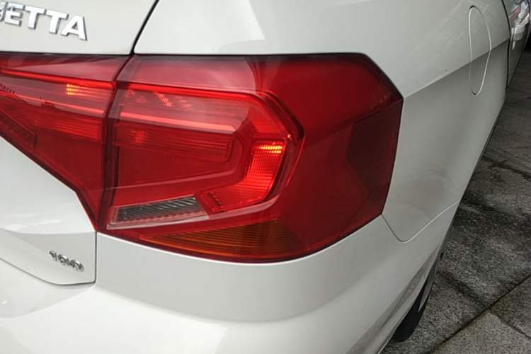 Used Volkswagen Jetta 2017 1.5L Manual Fashion Edition Right Rear Taillight