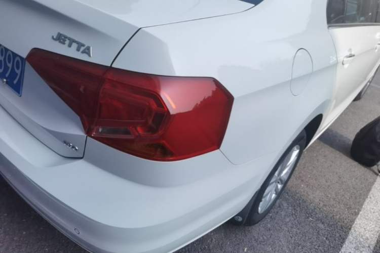 Used Volkswagen Jetta 2017 1.5L Automatic Comfort Model Right Rear Taillight