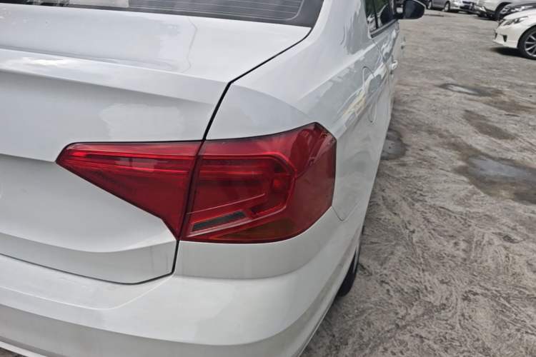 Used Volkswagen Jetta 2017 1.4L Manual Fashion Edition Right Rear Taillight