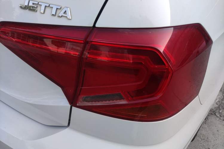 Used Volkswagen Jetta 2017 1.4L Manual Fashion Edition Right Rear Taillight