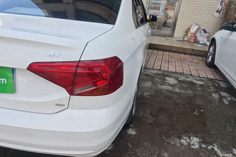 Used Volkswagen Jetta 2017 1.5L Manual Fashion Edition Right Rear Taillight