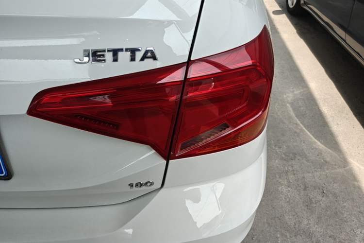 Used Volkswagen Jetta 2017 1.5L Manual Fashion Edition Right Rear Taillight
