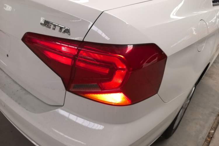 Used Volkswagen Jetta 2017 1.4L Manual Fashion Edition Right Rear Taillight