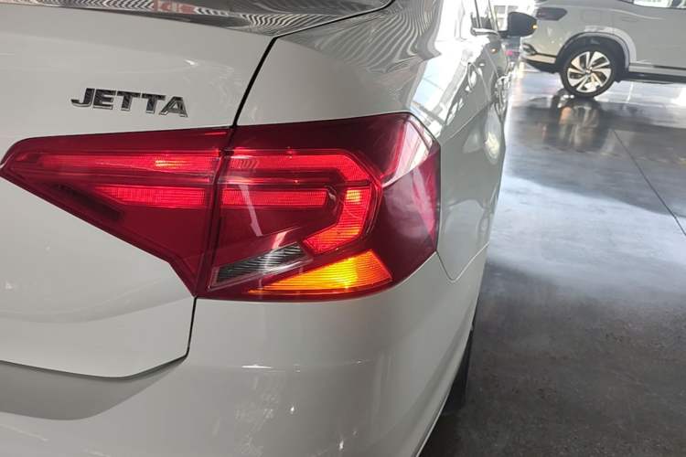 Used Volkswagen Jetta 2017 1.4L Manual Comfort Model Right Rear Taillight