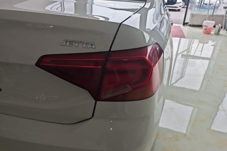 Used Volkswagen Jetta 2017 1.4L Manual Fashion Edition Right Rear Taillight