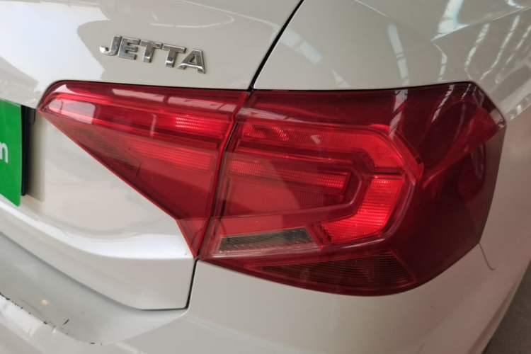 Used Volkswagen Jetta 2017 1.4L Manual Fashion Edition Right Rear Taillight