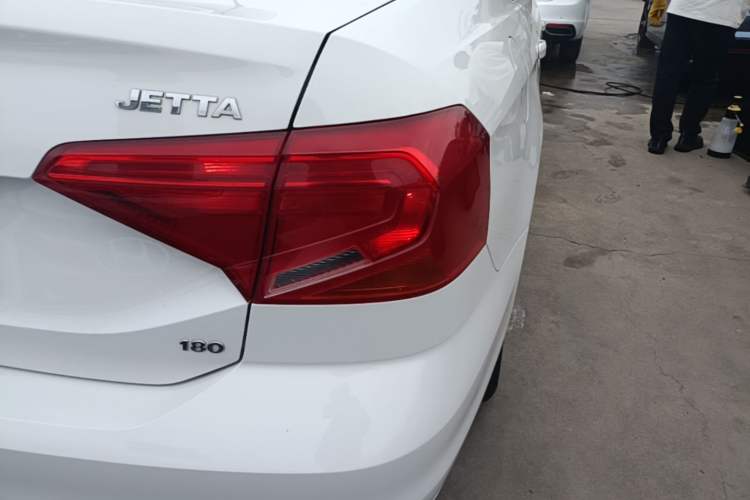 Used Volkswagen Jetta 2017 1.5L Manual Fashion Edition Right Rear Taillight