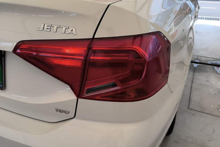 Used Volkswagen Jetta 2017 1.5L Automatic Fashion Model Right Rear Taillight