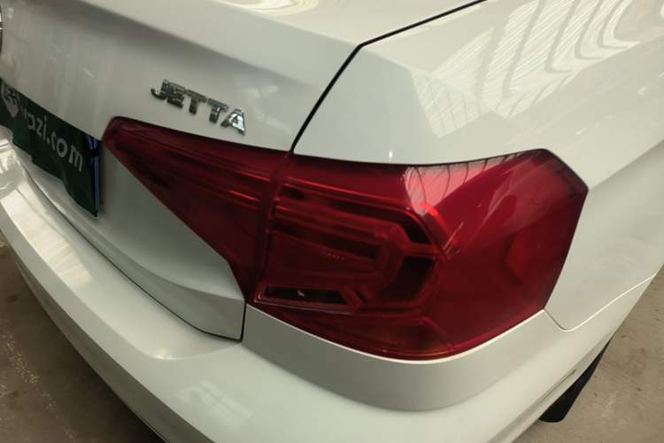 Used Volkswagen Jetta 2017 1.4L Manual Fashion Edition Right Rear Taillight
