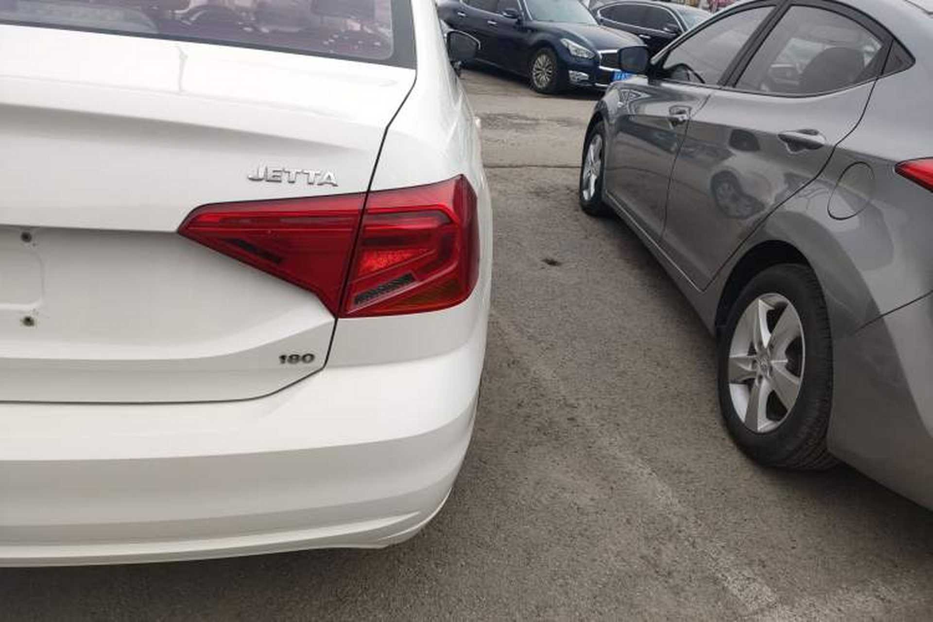 Used Volkswagen Jetta 2017 1.5L Manual Fashion Edition Right Rear Taillight