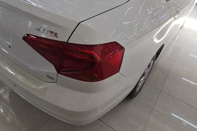 Used Volkswagen Jetta 2017 1.5L Manual Fashion Edition Right Rear Taillight