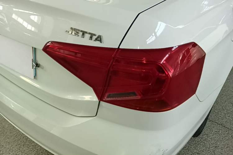 Used Volkswagen Jetta 2017 1.5L Automatic Fashion Model Right Rear Taillight