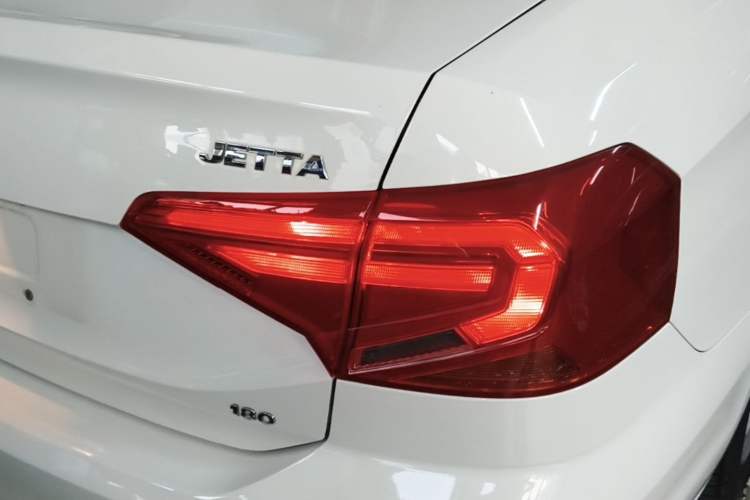 Used Volkswagen Jetta 2017 1.5L Automatic Fashion Model Right Rear Taillight