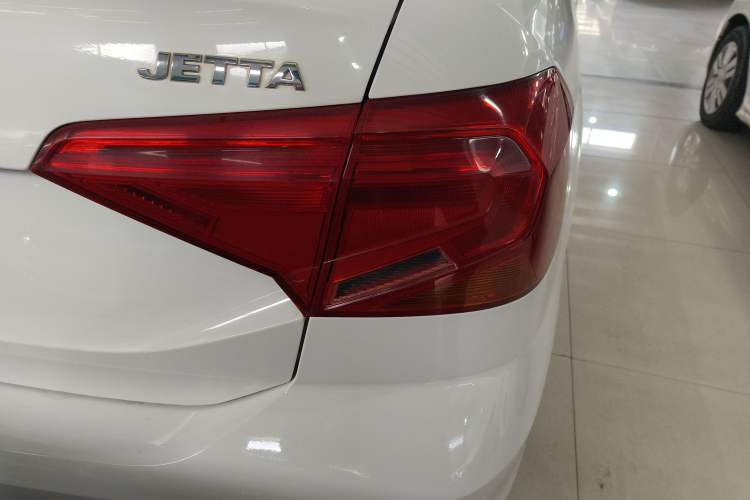 Used Volkswagen Jetta 2017 1.4L Manual Fashion Edition Right Rear Taillight