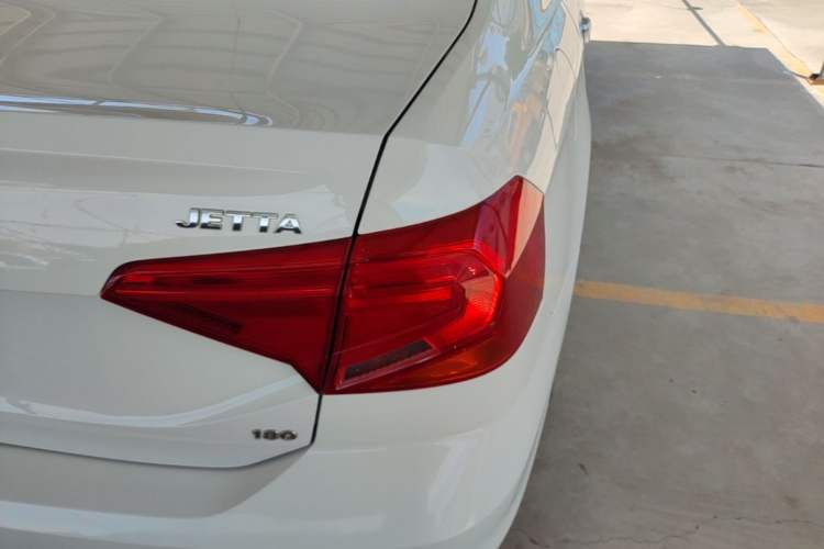 Used Volkswagen Jetta 2017 1.5L Manual Comfort Model Right Rear Taillight